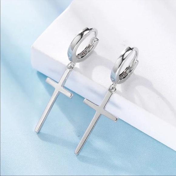 925 STERLING SILVER CROSS HOOP EARRINGS, NICE EARRINGS, CUTE EARRINGS - Picture 2 of 6
